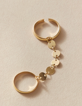 Load image into Gallery viewer, Gold Finger Chain Ring