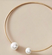 Load image into Gallery viewer, Faux Pearl Necklace