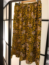 Load image into Gallery viewer, Yellow Floral &amp; Leopard Print Skirt